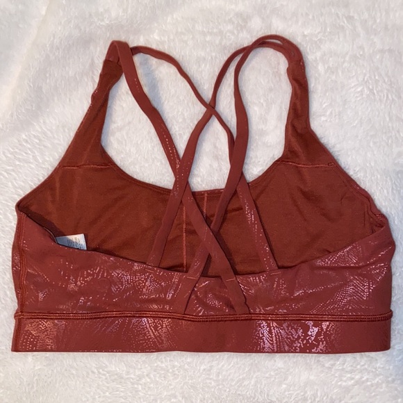 Lulu shiny sports bra - Picture 2 of 3